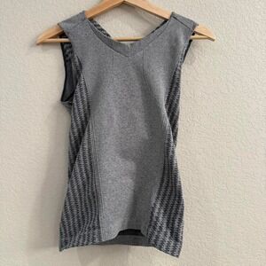 NUX Activewear Sleeveless Hoodie Tank Top Gray Textured Panels Size M USA
